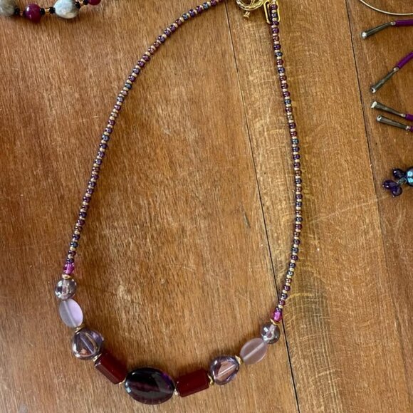 Collection of purple jewelry - Picture 2 of 5